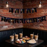 Imagen de BANDERÍN FELIZ CUMPLEAÑOS  LISTO PARA USAR. NEGRO 1 pza.